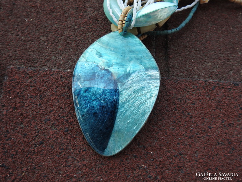 Turquoise pearl necklace with a drop-shaped pendant