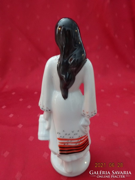 Arpo Romanian porcelain figurine, water-bearing girl, height 18.5 cm. He has!