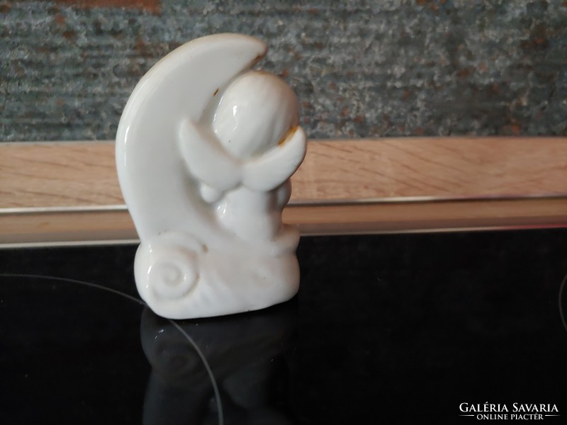 Holdon ülő kislány porcelán  ritkaság