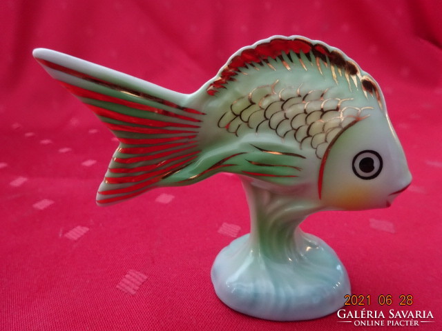 Hollóházi porcelán figura, zöld és arany festésű hal, magassága 7,5 cm. Vanneki!