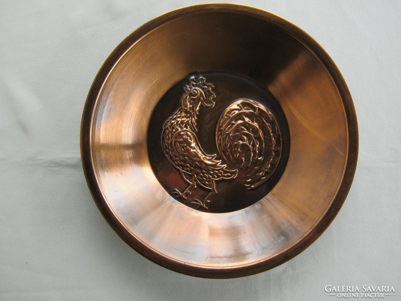 Retro craftsman copper wall bowl with rooster decoration