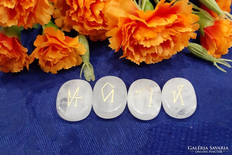 The sigils of the four archangels are engraved in white quartz in an elegant setting, topaaa