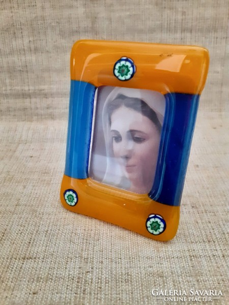 Beautiful condition Murano glass with a small picture frame with a picture of Mary inside