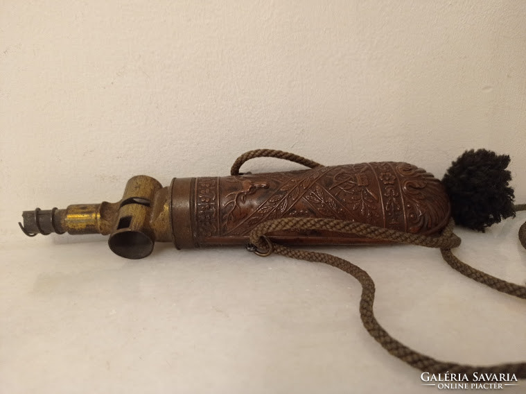 Antik vadász puska fegyver lőportartó lőpor tartó patinás réz vadászat eszköz