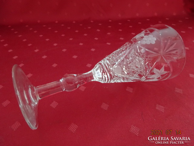 Crystal glass with a base, with a grape cluster pattern, height 17.5 cm. He has!