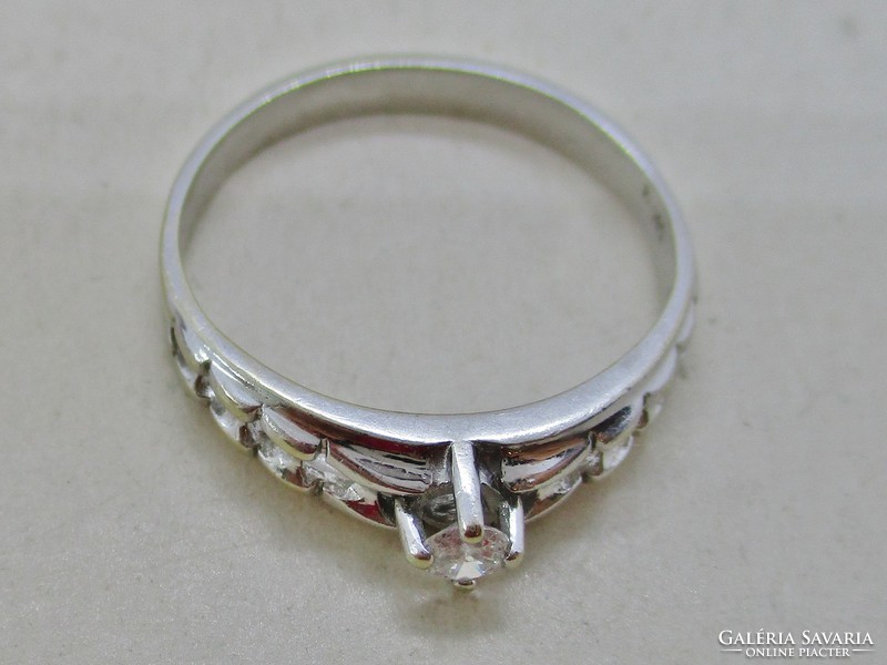 Gyönyörű brillköves  14kt fehérarany gyűrű