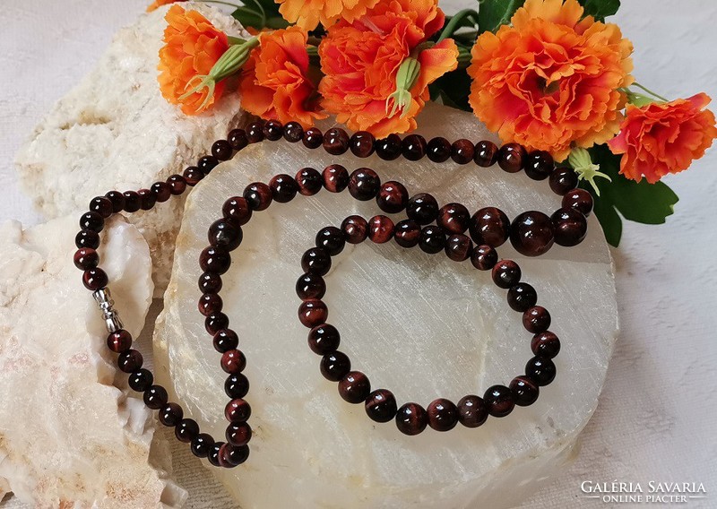 Real room. Red tiger eye set, necklace and bracelet, top quality
