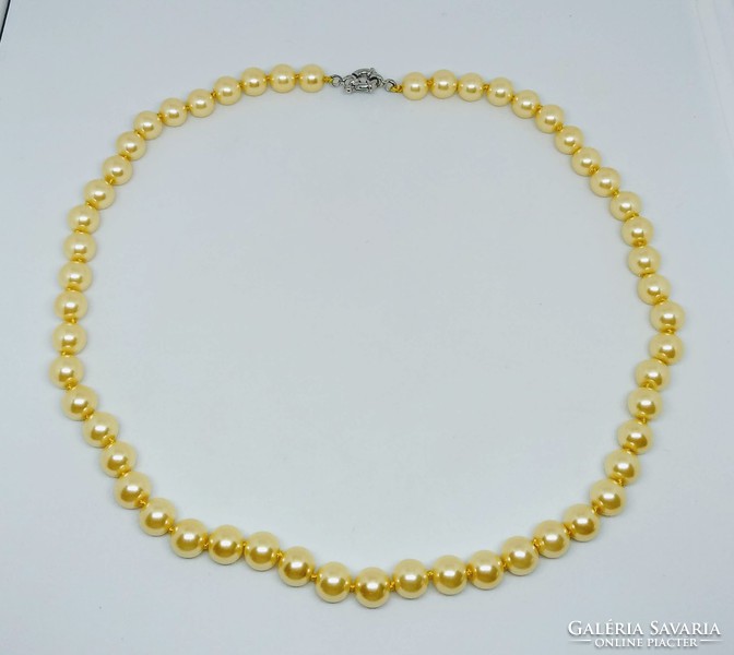 Pezsgő színű shell pearl gyöngy nyaklánc, 8 mm-s gyöngyökből