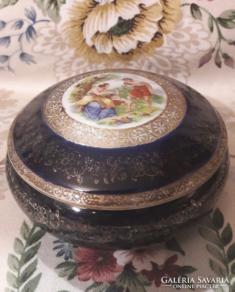 Altwien antique scenic porcelain bonbonier, box