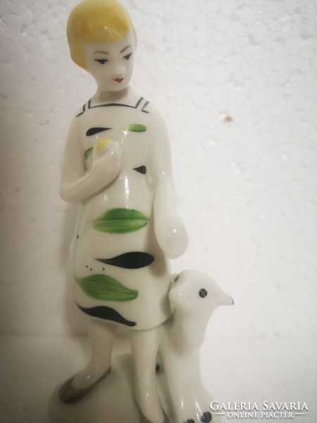 Retro midcentury szovjet porcelán Lány báránnyal