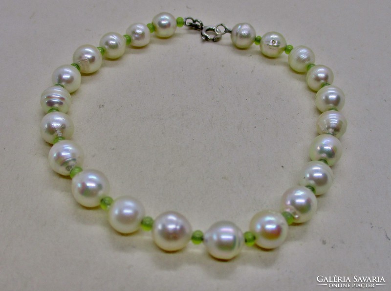Beautiful genuine sea pearl bracelet with silver clasp
