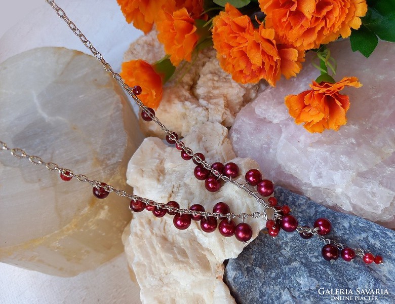 Beautiful new cherry burgundy sea shell pearl necklace with hanging pendant