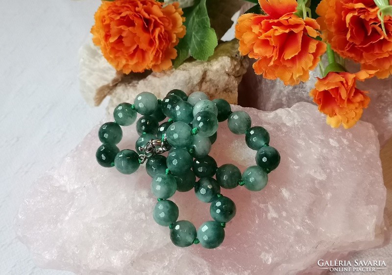 Real term. Emerald green faceted quartz necklace topaaa
