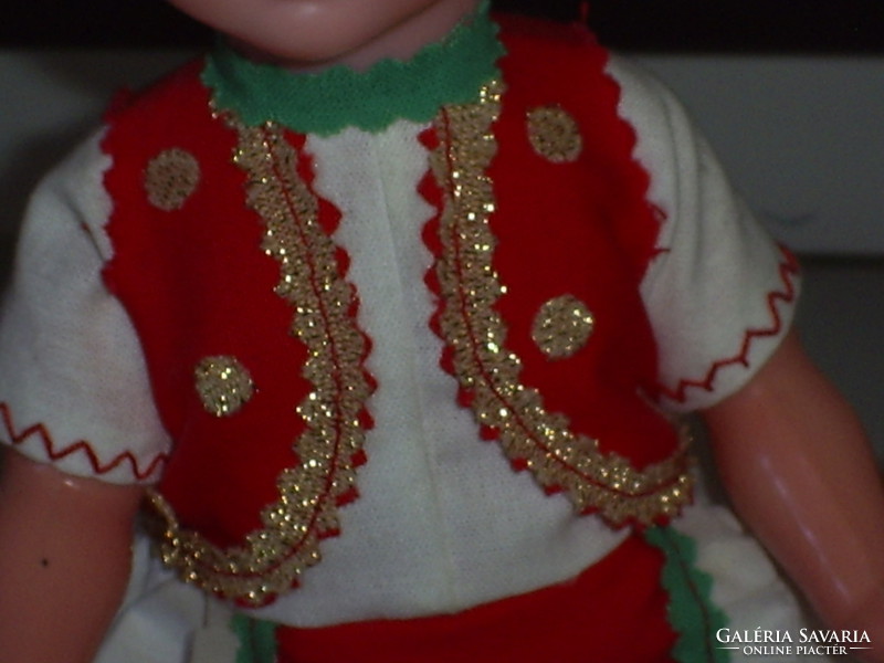 A souvenir doll of old times