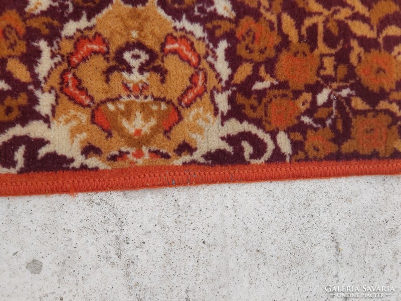 134*200 cm-es nagyméretű narancssárga mintás  szőnyeg   nosztalgia darab .