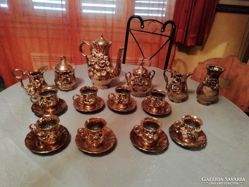 I offer for sale a Romanian porcelain tea and coffee set