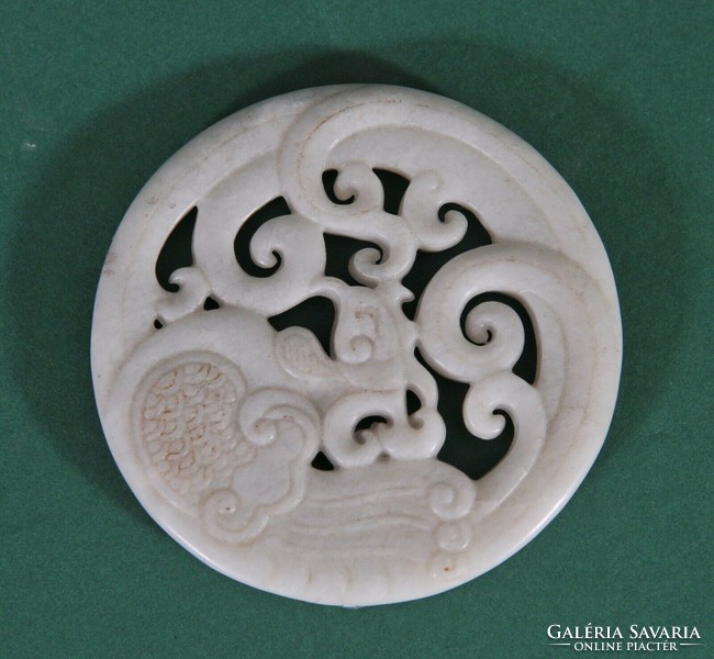 Antik kínai faragott jade talizmán, 18. század
