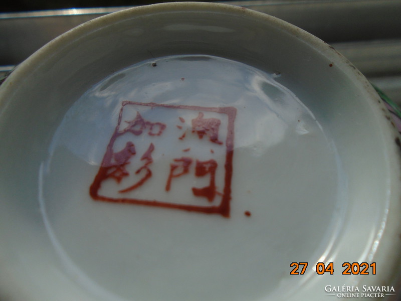 Famille Rose kívül belül kézzel festett, kézzel jelzett, kínai rizses dísz tál kanalával