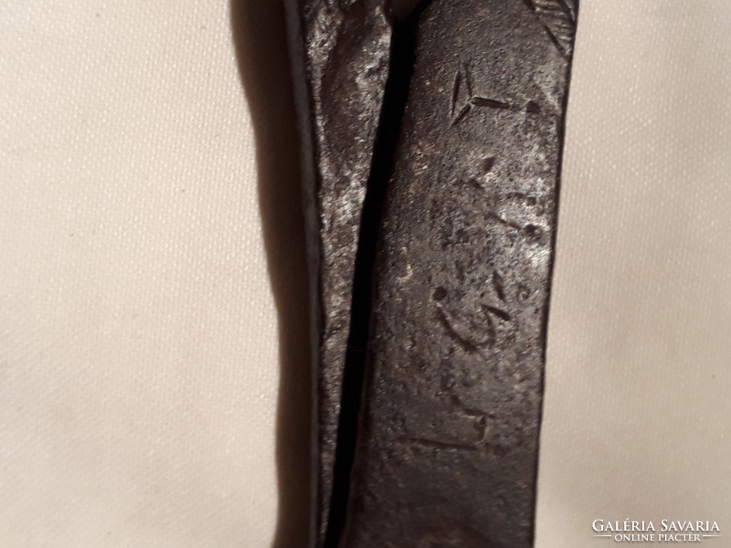 1837-es kovácsoltvas , jelzett tapintó körző( asztalos, bognár, kádár)