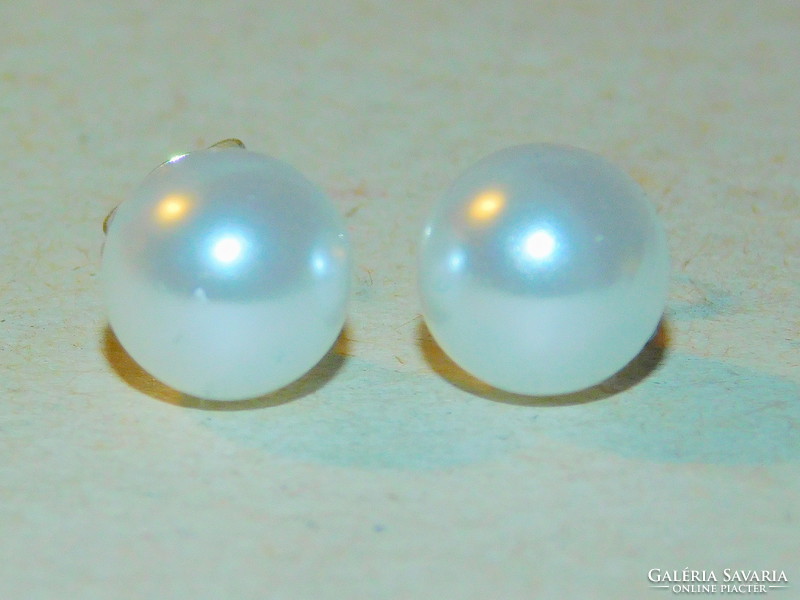 Off-white shell pearl pearl earrings