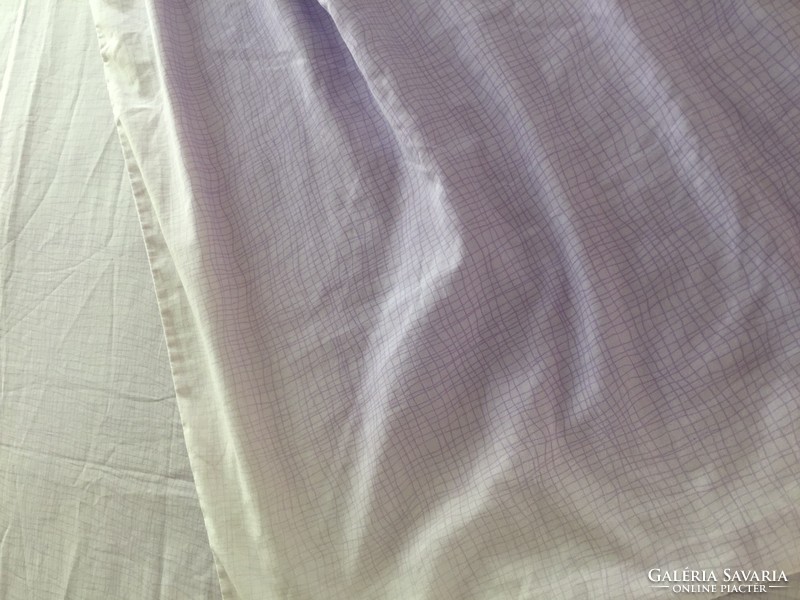 Halvány levendula színű dupla paplanhuzat, hímzett keleti motívumokkal, szép állapotban