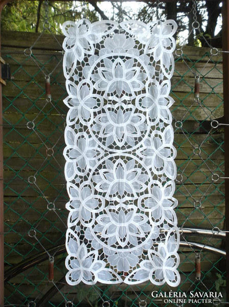 Tablecloth - handmade - 90 x 40 cm - perfect