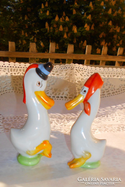 2 Herend duck boy-girl couple porcelain figurines - the price applies to the two pieces.