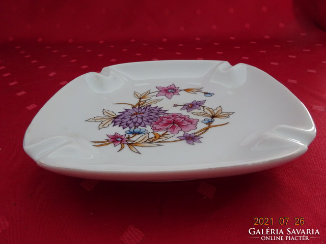 Hollóházi porcelán hamutál, jelzése 732, mérete 17 x 17 x 2,5 cm. Vanneki!