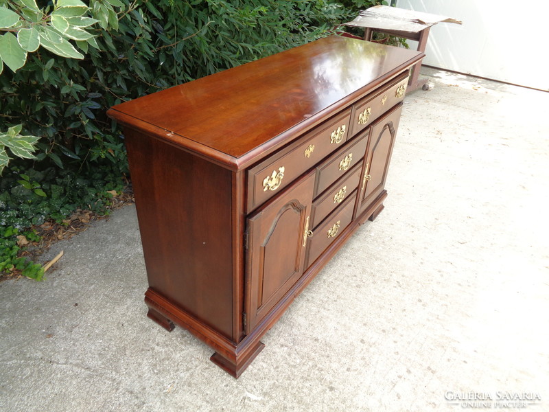 Lexington dresser