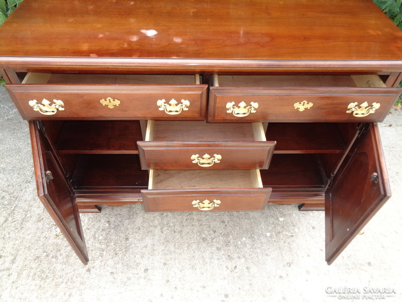 Lexington dresser