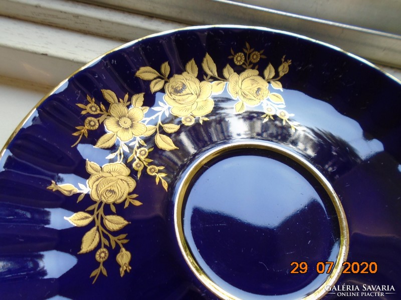 24 Karat Gold Echt Kobalt jelzésekkel kézzel festett arany rózsa mintás bordázott csésze alátéttel