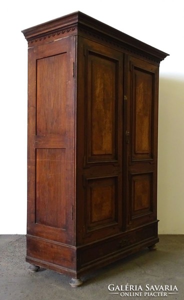 1F448 Antik kétajtós akasztós ruhásszekrény az 1800-as évekből 192 x 134 x 61 cm