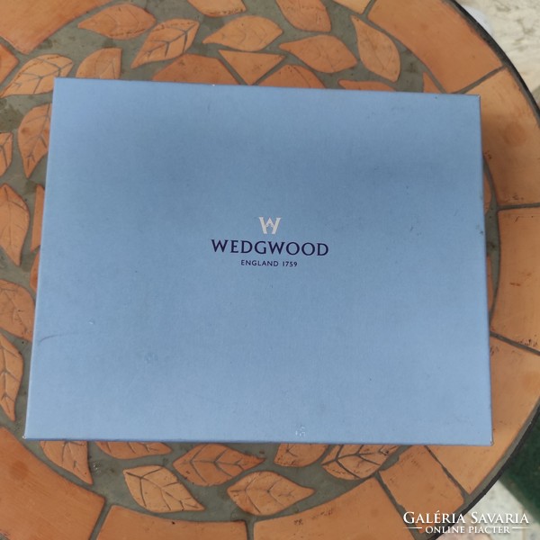 Wedgwood, England, convex decorative bowl, plate, in original box, in good condition, for collection as a gift