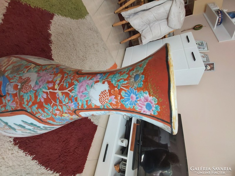 Japan motif vase