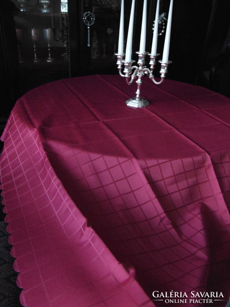 Szépséges burgundi vörös asztalterítő 140 x 168 cm téglalap