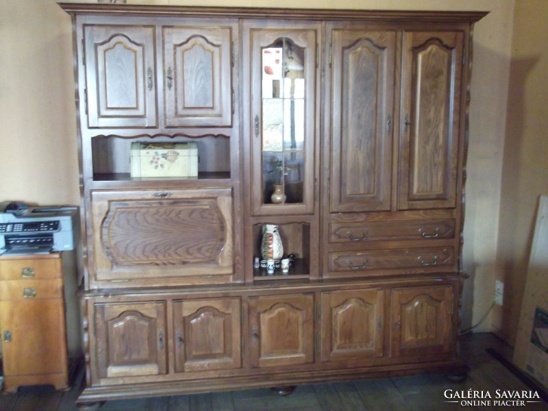 Oak cabinet 214 cm long, 190 cm high, lower part 53, upper part 43 cm deep.