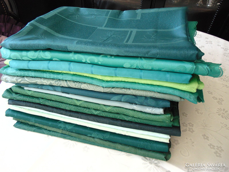 Smaragdzöld selyemdamaszt asztalterítő 140 x 280  cm téglalap