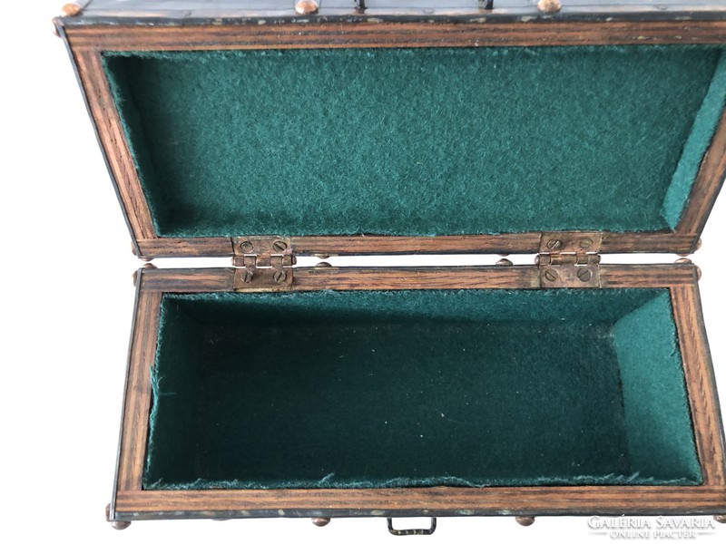 Massive, beautiful big, eagle-beaten bronze box, 3-day sale!