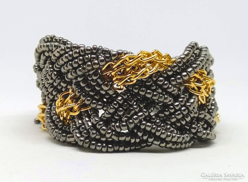 Braided bracelet with 20 rows of gray Czech glass seed beads and gold chain