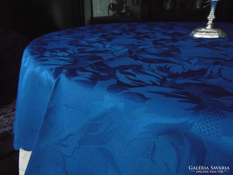 Wonderful royal blue silk paste tablecloth 134 x 158 cm! Rectangle