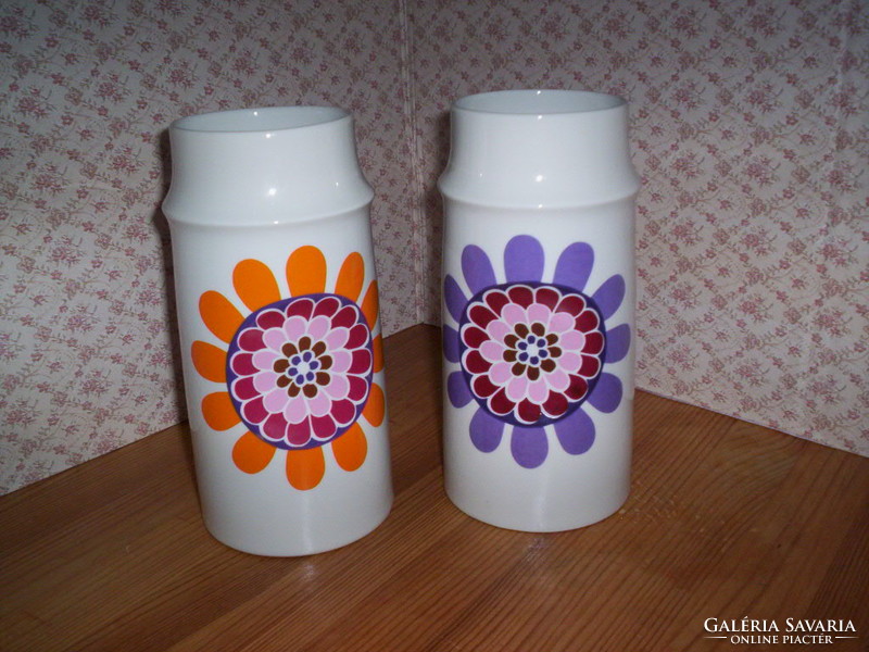 Pair of Retro Raven House Vases {p34}