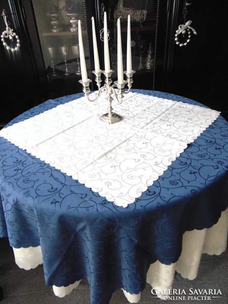 Elegant silk tablecloth set in blue and white