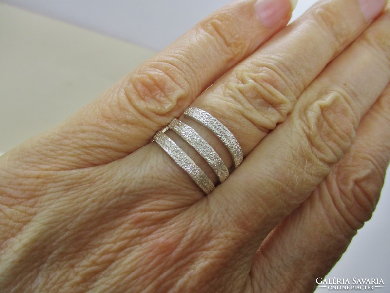 Special engraved three-row silver ring