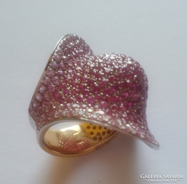 18karátos​ 2 színű arany gyűrű ritkaságnak számító eredeti natúr rózsaszínű zafírokkal  briliánssal