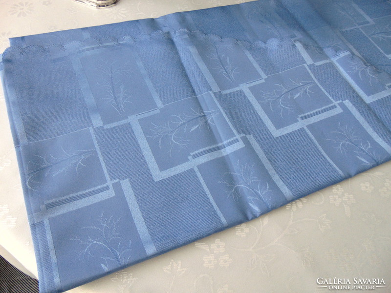 Álomszép elegáns kék selyemdamaszt asztalterítő 155 cm kerek