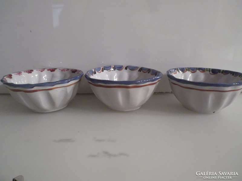Bowl - 3 pcs - marked - hand - made - can also be hung on the wall - bowls - 10.5 x 4.5 cm - perfect