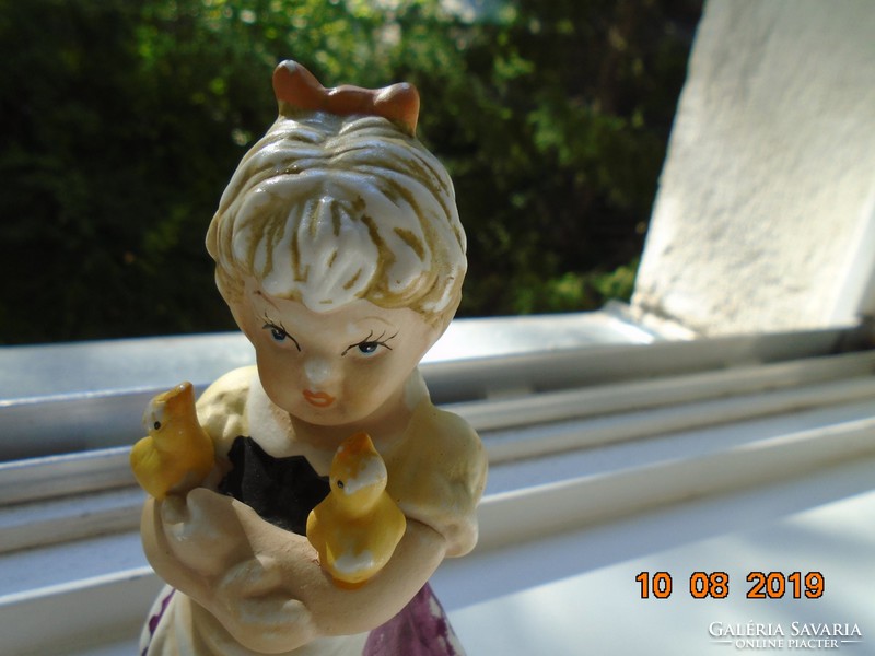 Antik Goebel-Hummel stílusban kézzel festett bisquit porcelán kislány kislibákkal