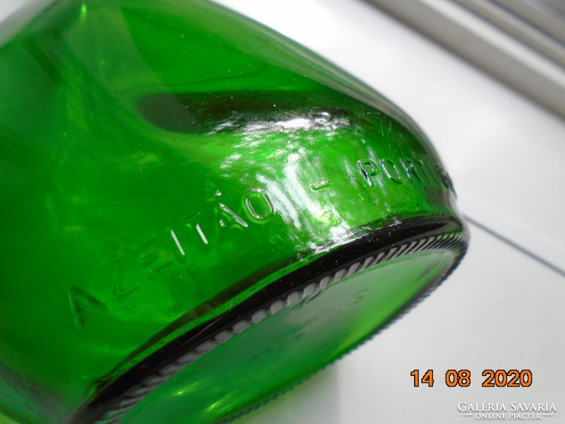 200 éves borászati hagyománnyal José Maria da Fonseca portugál italos lapos ovális üveg