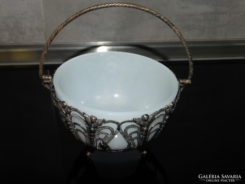 Antik cizellált alpakka kosárka opálüveg betéttel, 15 cm magas