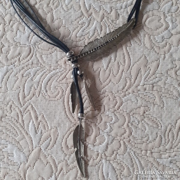 Indian style feather necklace